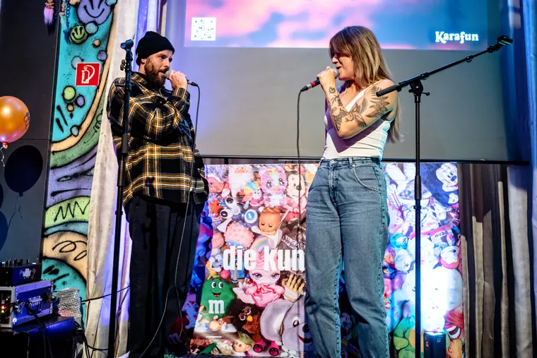Duet on stage